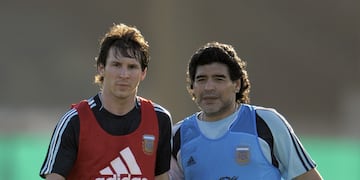 El rosarino y el exseleccionador coincidieron en el Mundial de Sudáfrica 2010.