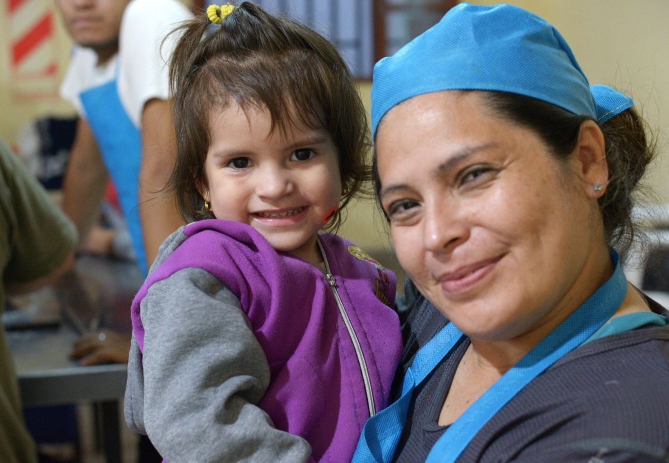 Infancia sin violencia: de qué trata el programa que ayuda a mejorar la crianza niños y niñas