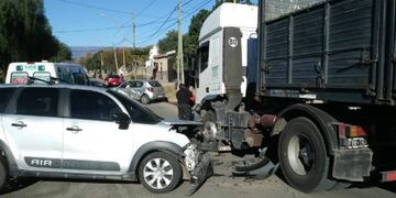Así quedó uno de los autos que protagonizó el choque en la zona norte de la capital\u002E