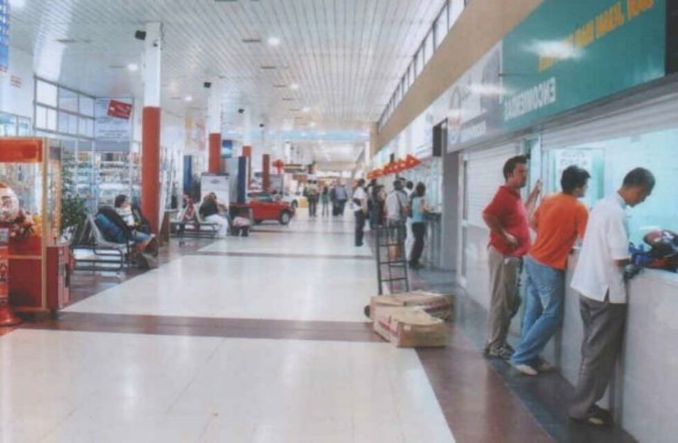 Por falta de pago, choferes de Lep y Tus paralizan los servicios