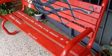 Banco rojo Carlos Paz