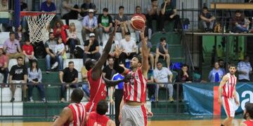 Los Albirrojos derrotaron de manera ajustada a San Isidro\u002E Semifinales en casa\u002E