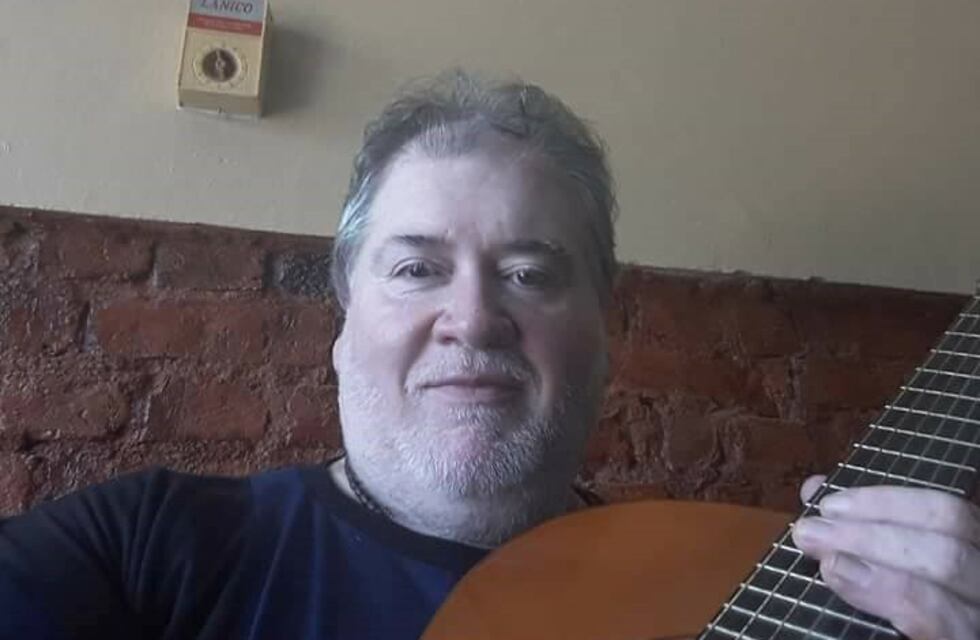 El cantautor "Poly" Panero fue internado y piden cadena de oración