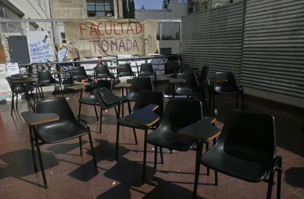 La facultad de Sociales de la UBA suspendió las clases por la toma de alumnos