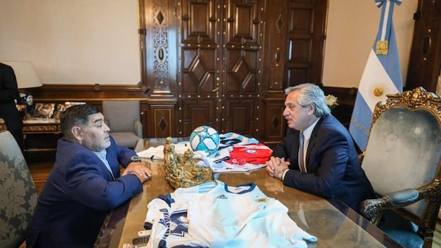 Diego Maradona y Alberto Fernández. (Foto: Presidencia)