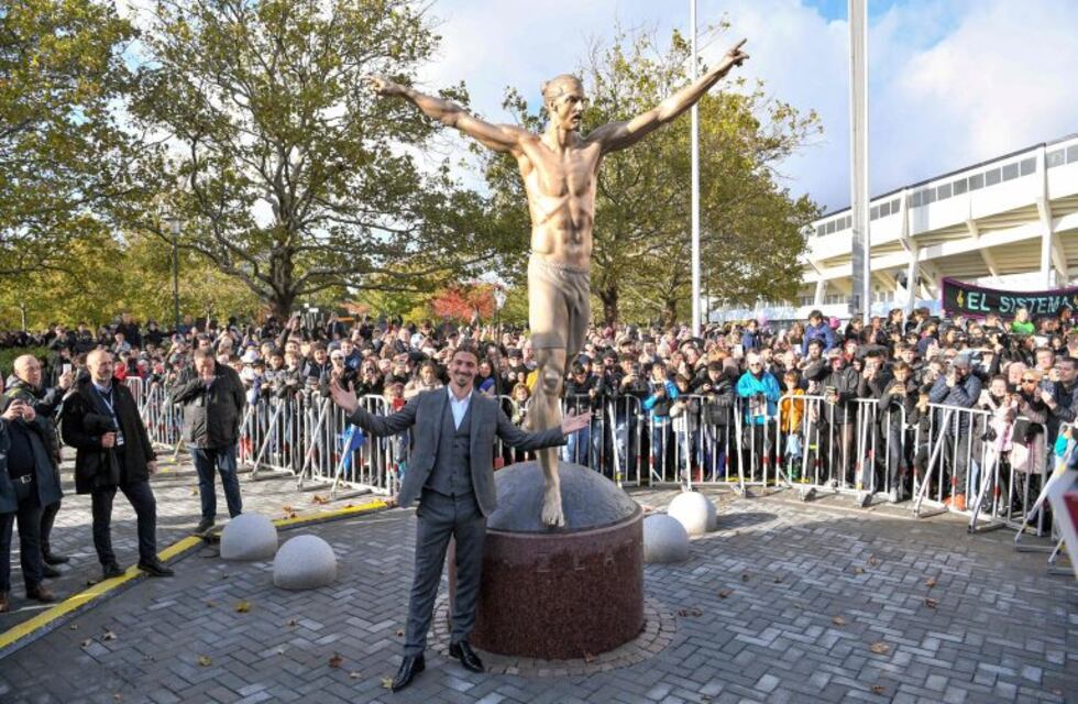 Inauguraron una estatua de Zlatan Ibrahimovic en Malmö, su ciudad natal