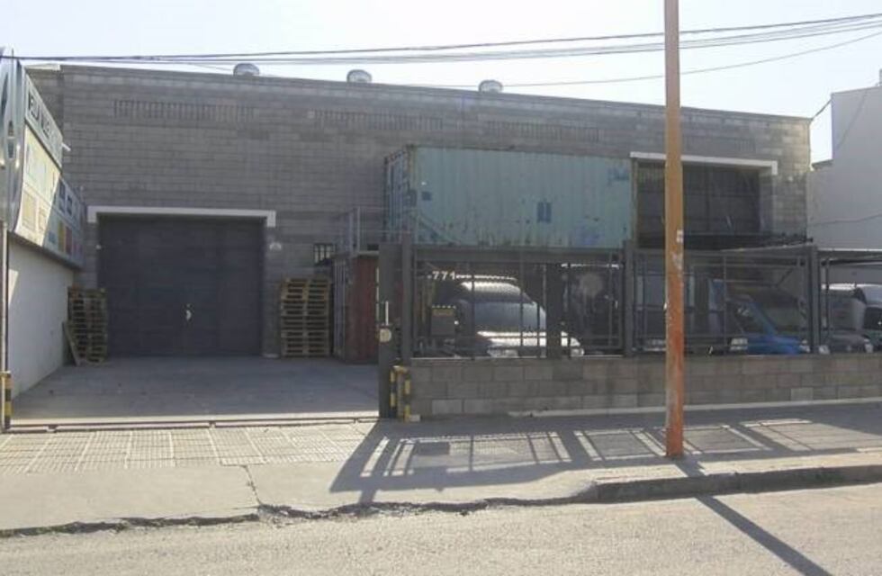 Boqueteros se llevan millones de una ferretería industrial