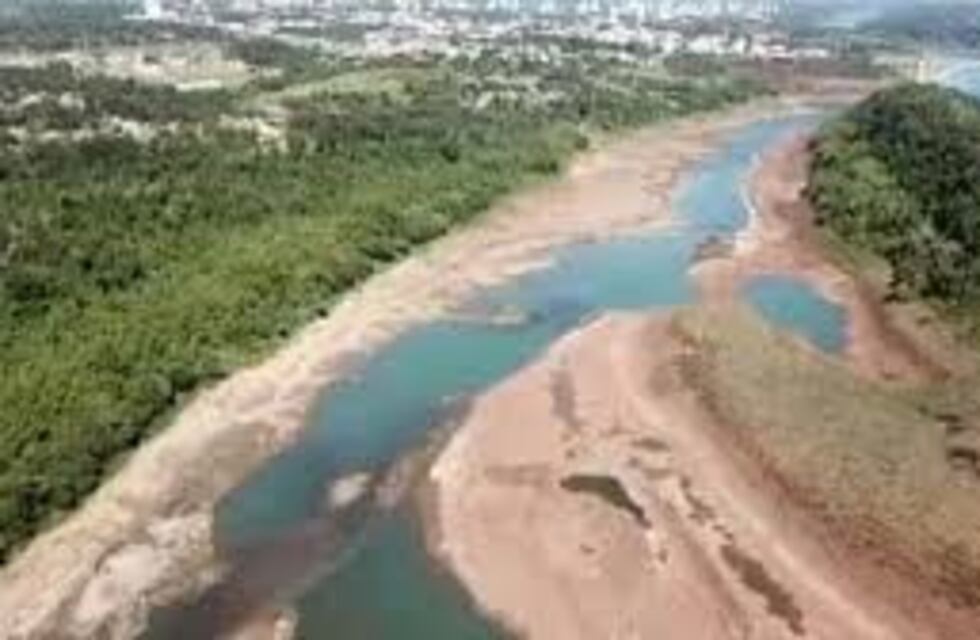 El Paraná mantiene su bajo caudal, mientras desciende el nivel en los ríos Iguazú y Uruguay