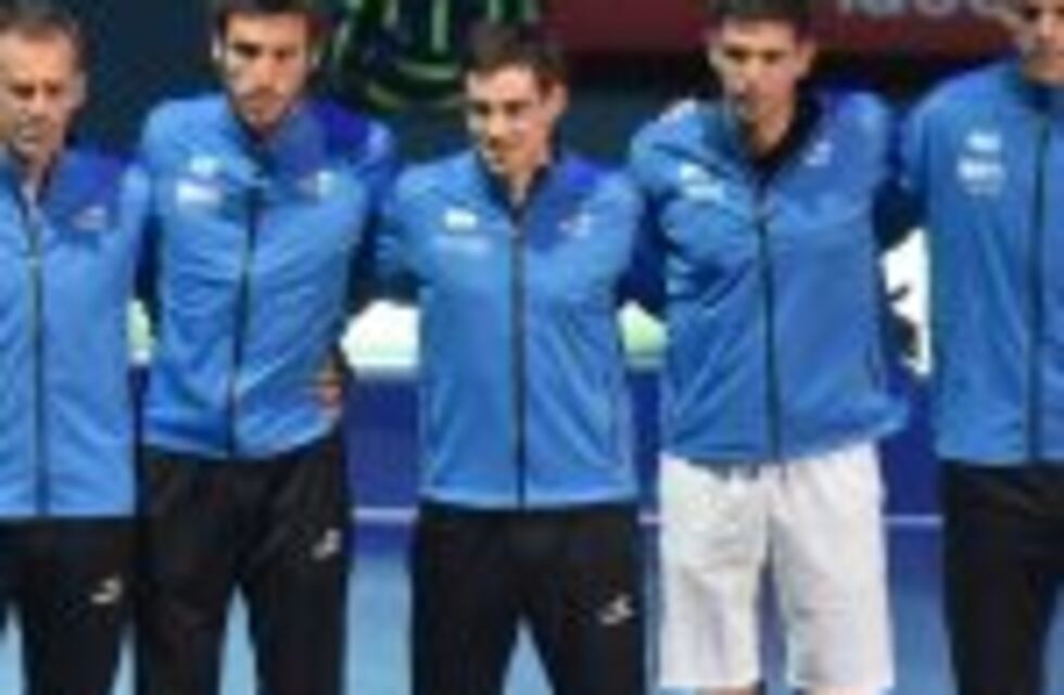 Copa Davis: los jugadores argentinos, al borde del llanto al entonar el himno nacional