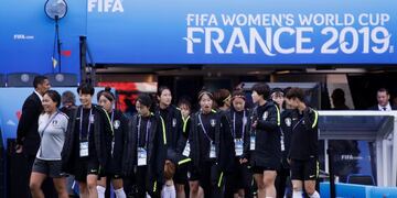 South Korea players visit the Parc des Princes stadium a day before the Group A soccer match between France and South Korea at the Women's World Cup in Paris, Thursday, June 6, 2019\u002E (AP Photo/Alessandra Tarantino)