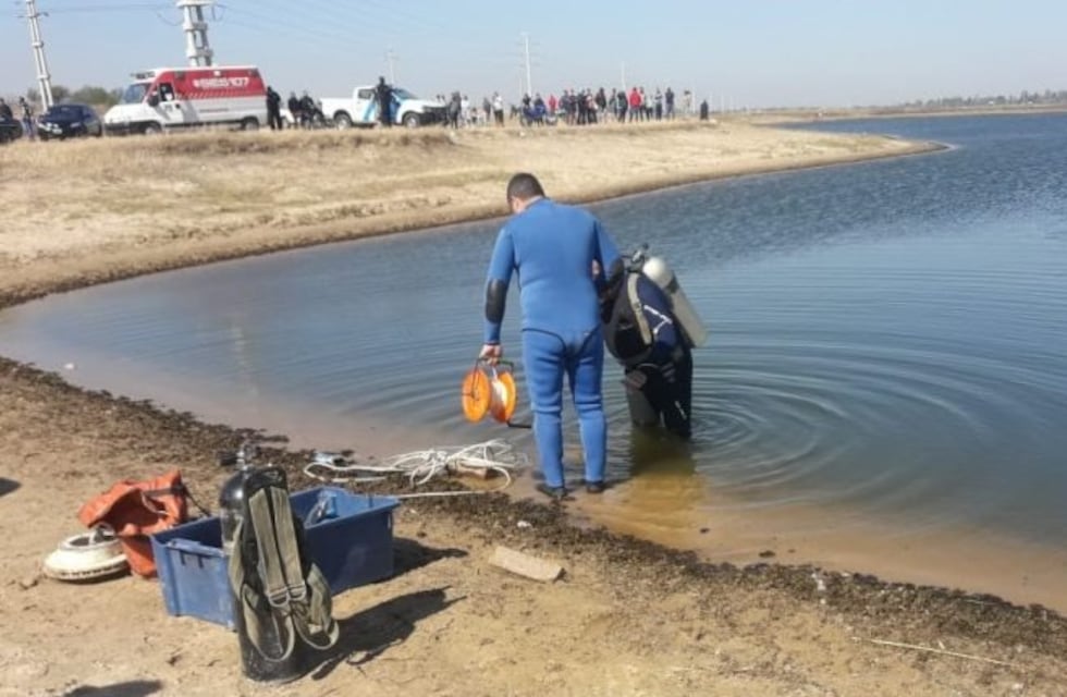 Se hundió camioneta en Colastiné Norte: un nene y otras dos personas murieron