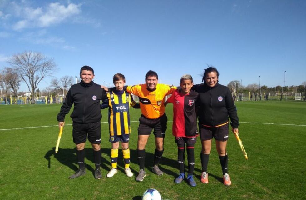 Newell's y Central se unieron por una buena causa: ayudar a los chicos