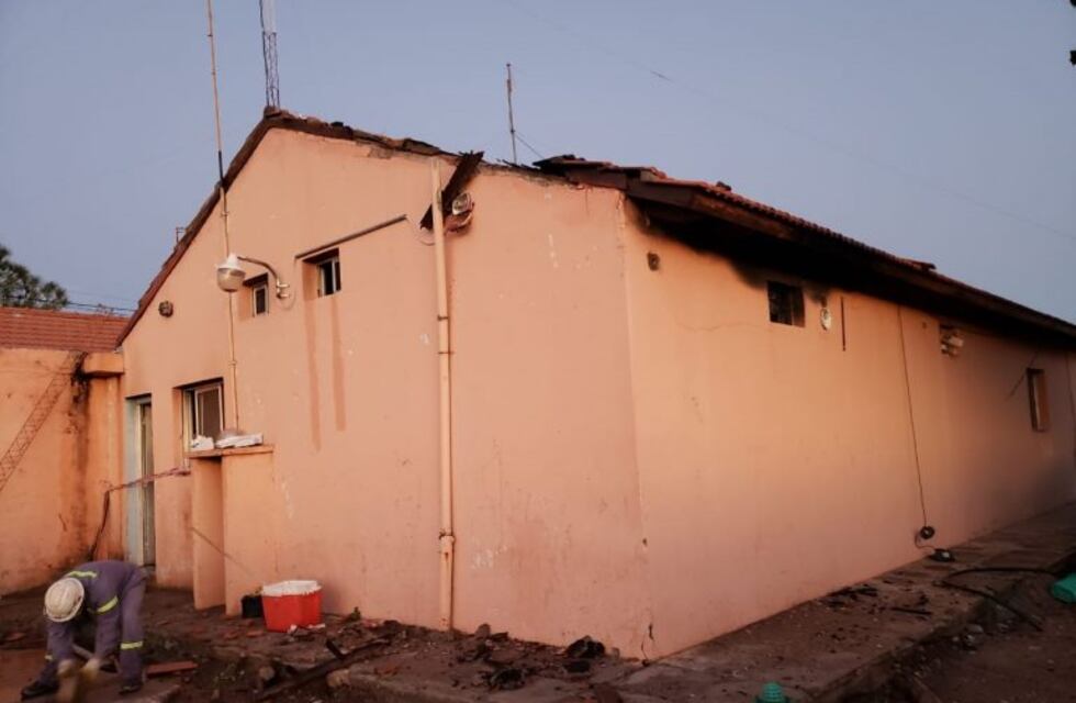 Un preso incendió su celda y murió quemado en San Luis