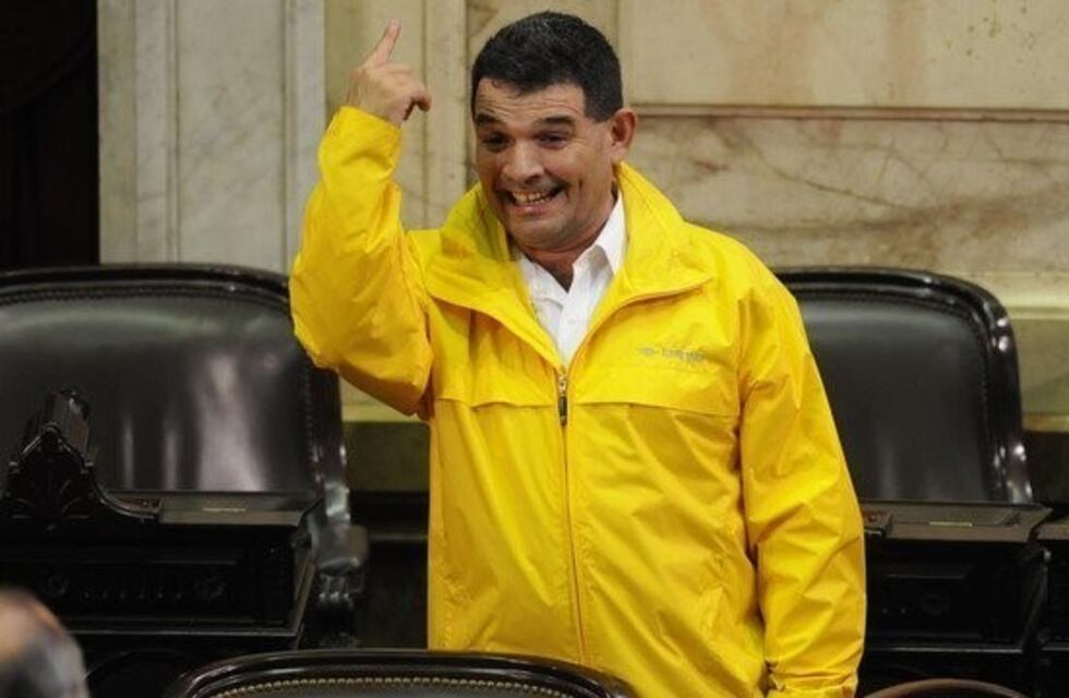 Militantes a favor del aborto legal increparon a Alfredo Olmedo en un restaurante