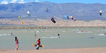 El dique Cuesta del Viento será escenario de otro espectacular evento internacional de kiteboarding.