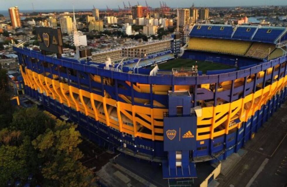 Boca: allanaron La Bombonera por los incidentes entre hinchas en la pileta del club