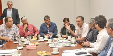 Los ediles se reunieron con los empresarios del transporte y este lunes deberán expresar sus propuestas en el recinto\u002E