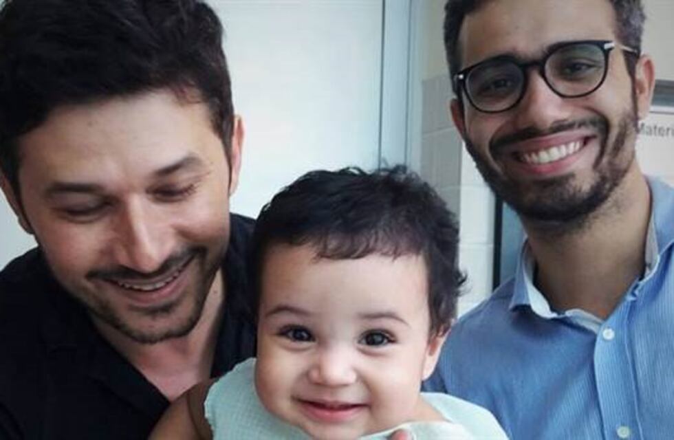 La emotiva carta de un padre gay a su hijo recién adoptado