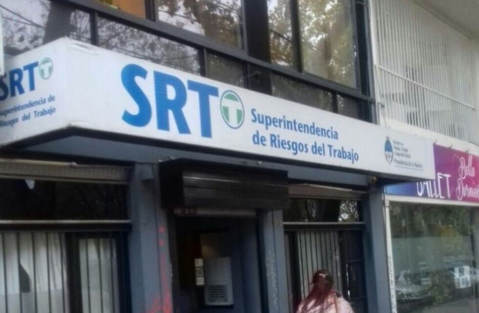 Un hombre que se roció con nafta frente a la SRT