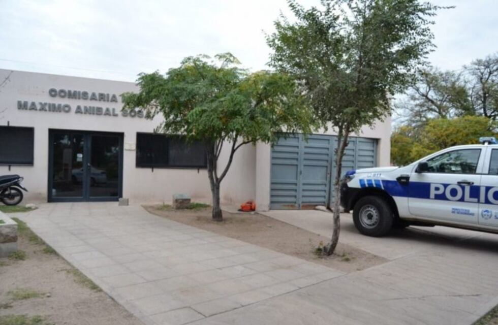 Es comisario, persiguió a su ex pareja y dañó el auto del hombre que la acompañaba