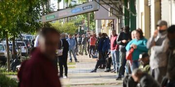 Beneficiarios de la AUH y jubilados\u002E