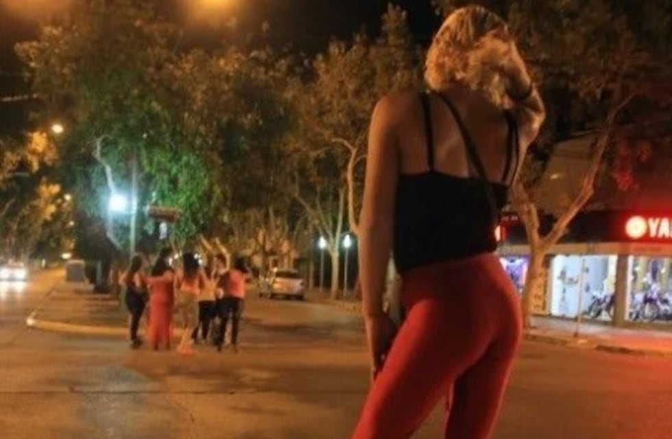 No quisieron pagar los servicios de un travesti sanjuanino, pelearon y fueron presos