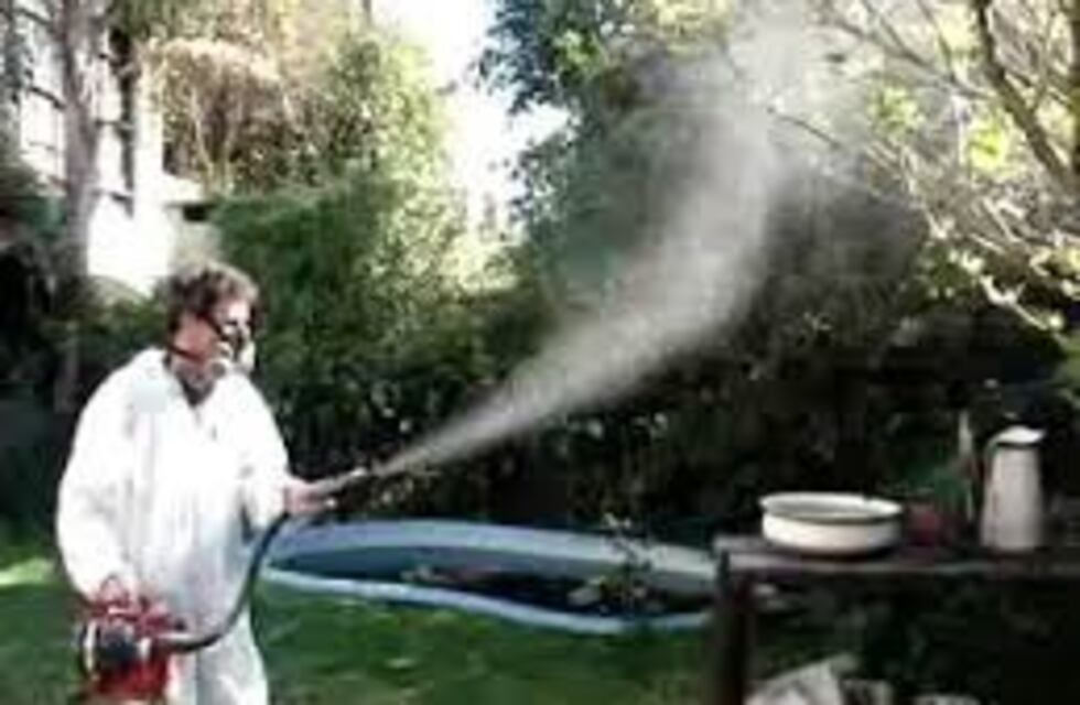 Por el coronavirus el Municipio y los bomberos  desinfectaron la ciudad