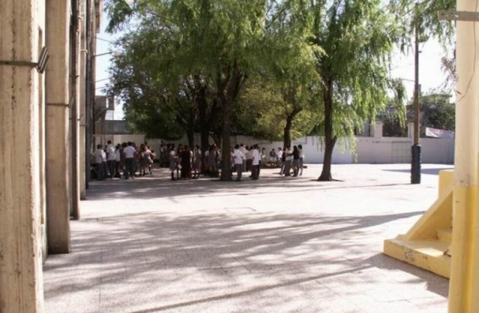 Madre del menor al que le volaron los dientes en un recreo dijo que "no había ningún adulto para asistirlo"