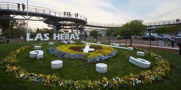 Las Heras tiene un reloj de flores como Viña