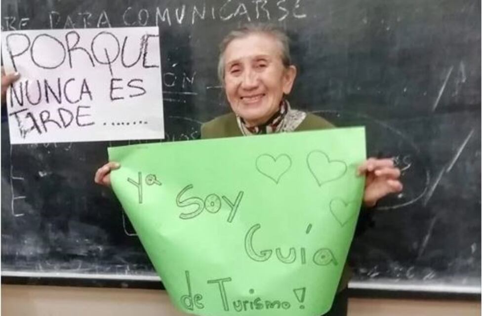 A los 75 años, se recibió como Técnica en Turismo