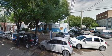 El episodio ocurrió en un comercio separado por dos casas de la esquina de Sarmiento y Ameghino\u002E (Google Street View)