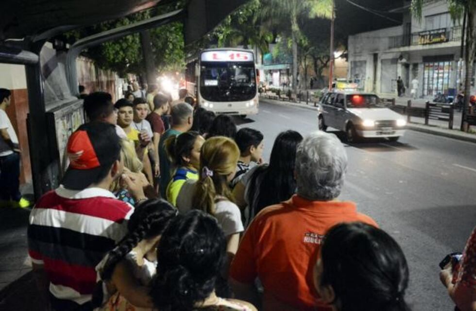 Desde UTA confirmaron que el paro de colectivos se mantendrá, como mínimo, hasta el miércoles