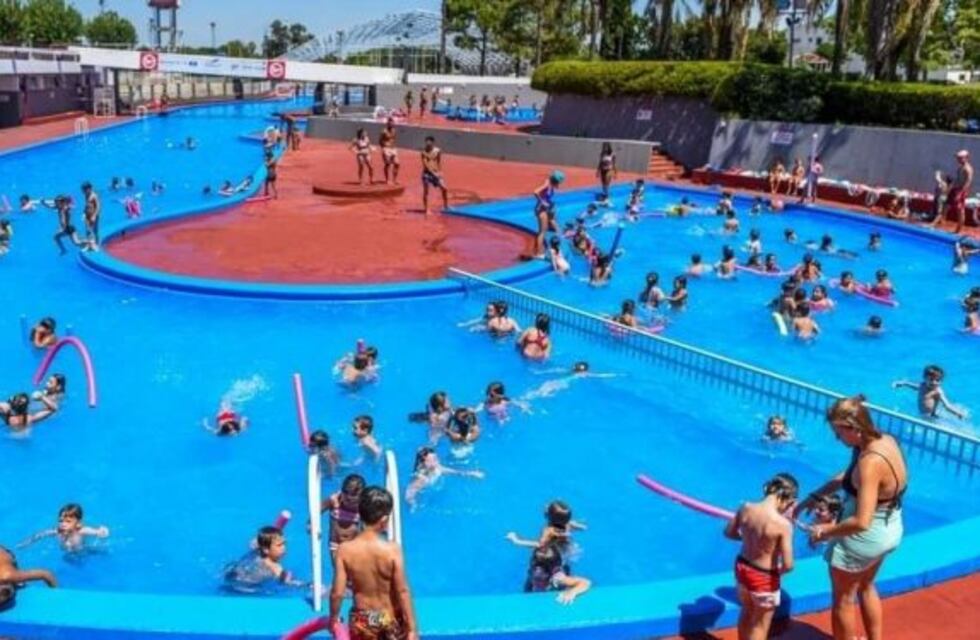 Turnos y distancia: definen protocolo de piletas y colonia de verano en Rosario