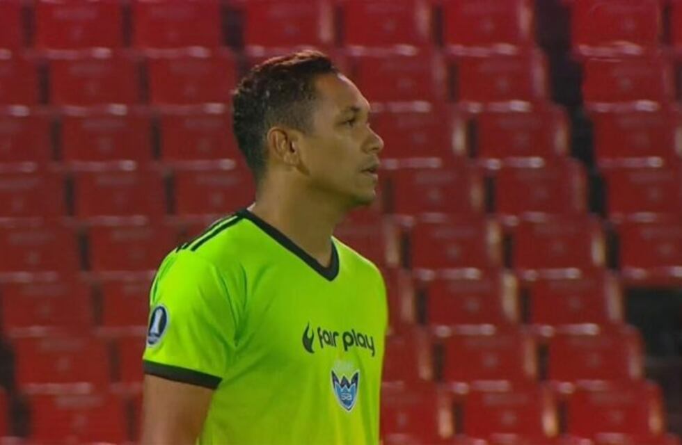 Por un insólito error, Sport Boys jugó ante el Tomba con las remeras de entrenamiento