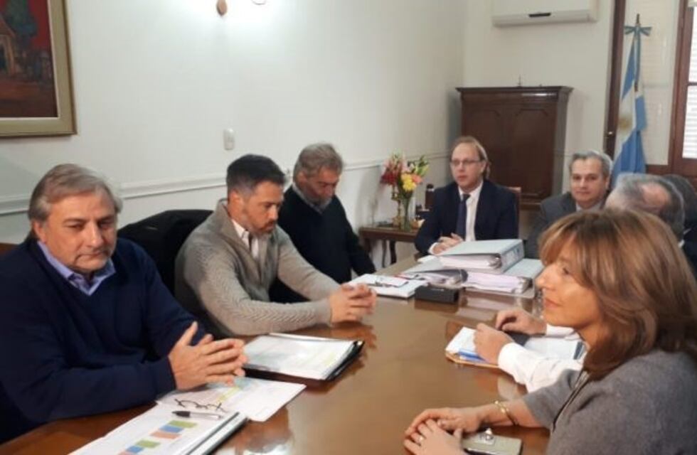 El equipo de Perotti pidió ordenar finanzas provinciales para pagar a empleados y proveedores