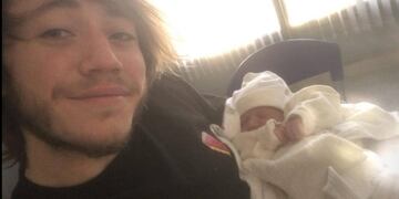 El orgulloso papá al presentar a su bebé en sociedad\u002E Publicó una nueva y enternecedora foto\u002E