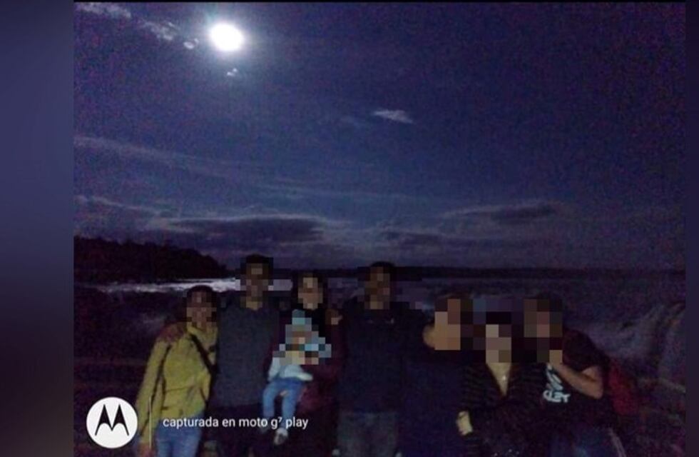 Pese a que está suspendido, una familia realizó el "paseo de luna llena" en Cataratas y desató el enojo en la comunidad