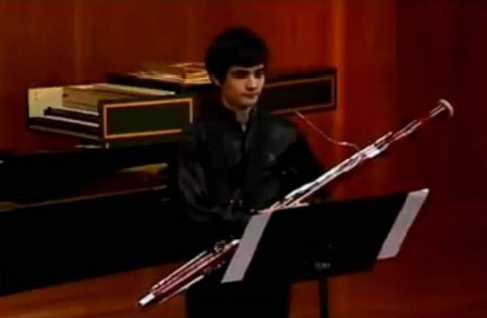 Hallaron a un músico sin vida y creen que fue por inhalar helio