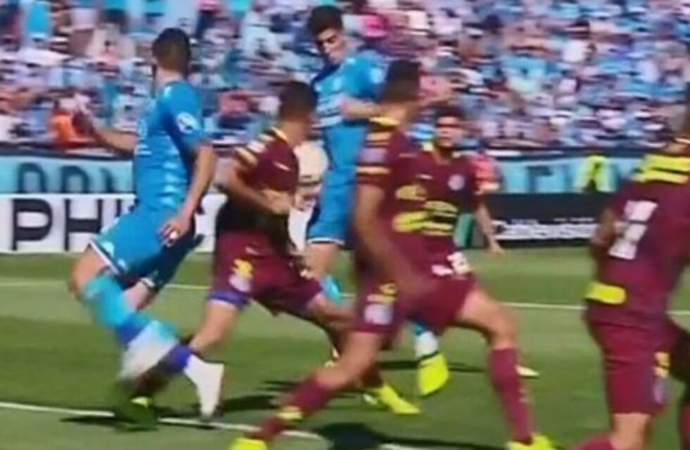 El gol anulado a Belgrano, por mano