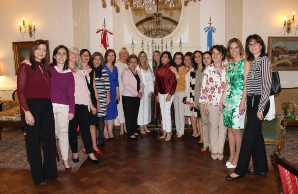 La Cámara Económica, establece vínculos diplomáticos a través de su asesora de Relaciones Institucionales