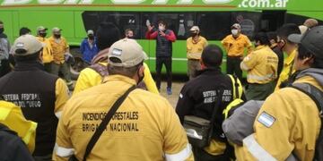 Los brigadistas llegaron en micro desde parques nacionales del sur santafesino\u002E (rosario3)