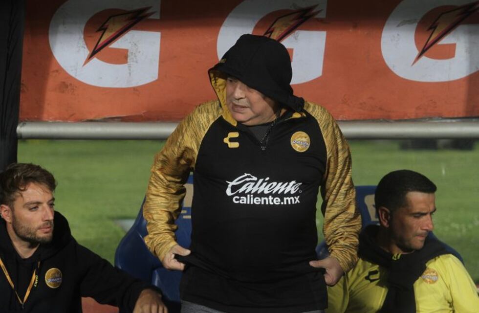 Diego Maradona podría ser sancionado por dedicarle un triunfo a Nicolás Maduro