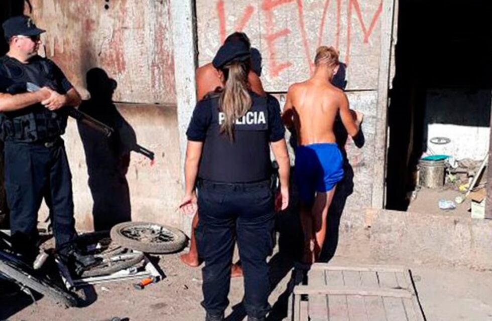 Allanamientos en San Lorenzo con detenciones y secuestro de armas