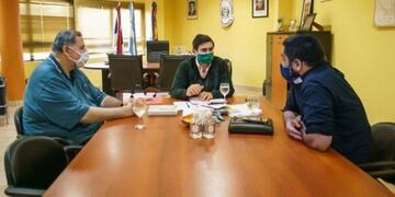 El intendente Martínez (centro) se reunió con líderes religiosos\u002E