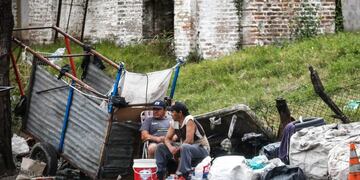 Según la UCA, la pobreza se disparó al 44,2% por la pandemia. (Foto: EFE/Juan Ignacio Roncoroni)