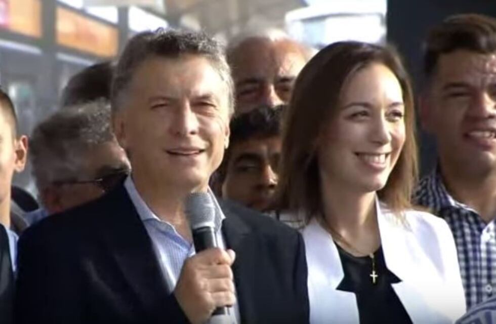 En medio de una guerra de carteles, Macri, Vidal y Magario inauguraron el metrobus en La Matanza