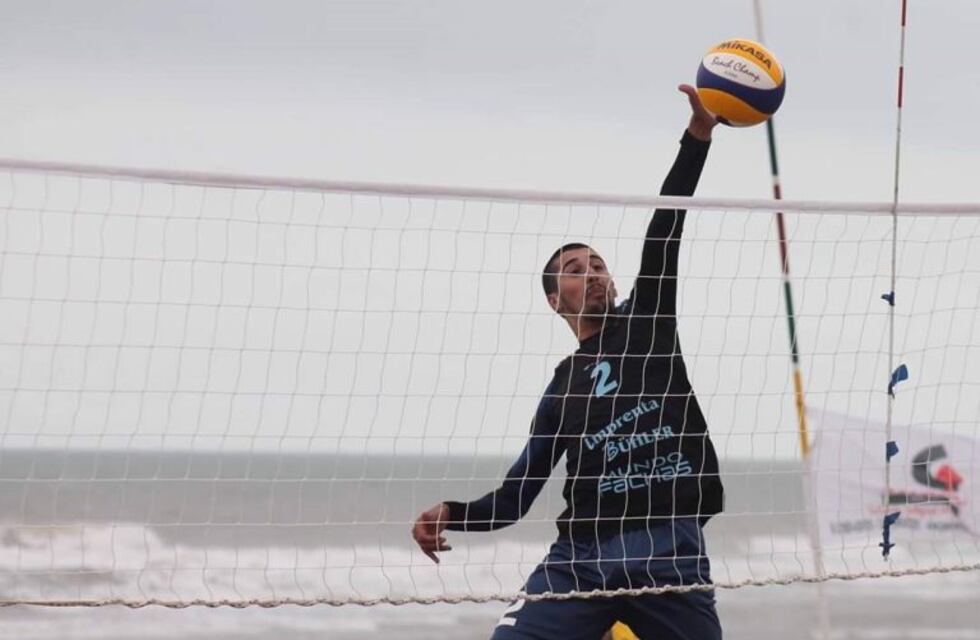 Con el puntaltense Manuel Carus, Liniers debuta en la Liga Nacional de Vóley