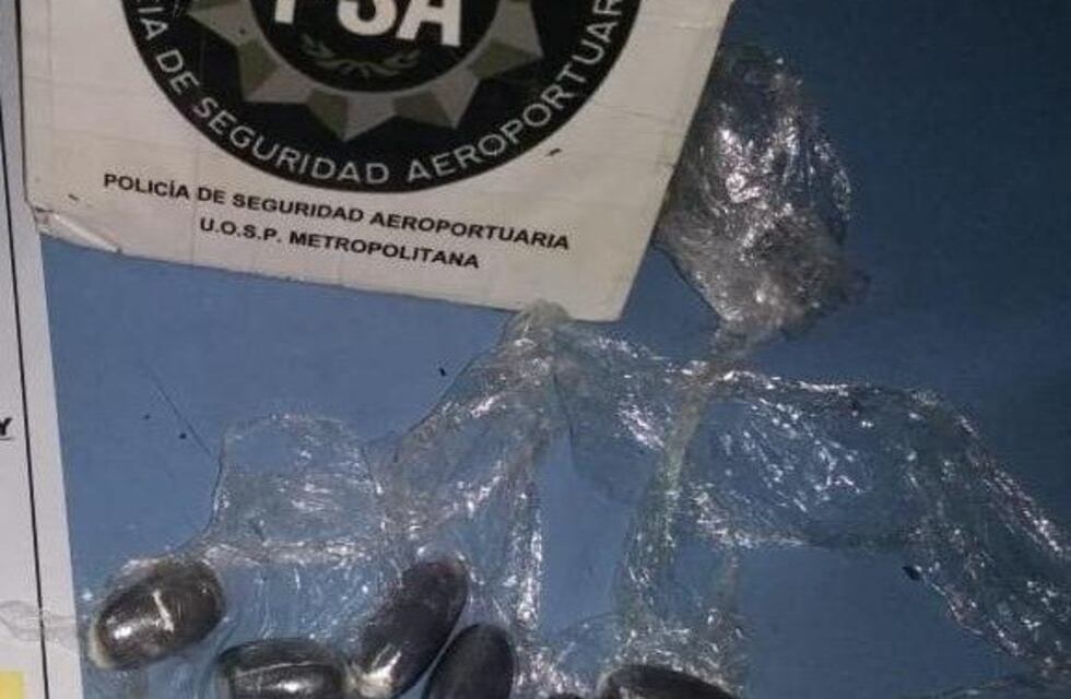 Detienen en Aeroparque a una persona que intentaba transportar medio kilo de cocaína hacia Tierra del Fuego
