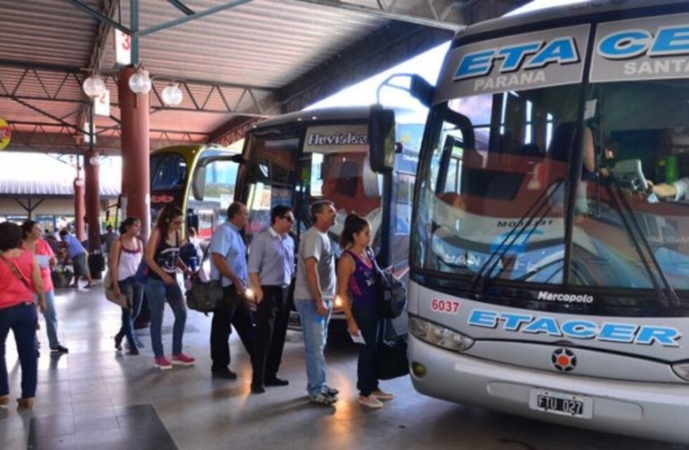 Aumentó el pasaje para viajar de Paraná a Santa Fe en colectivo