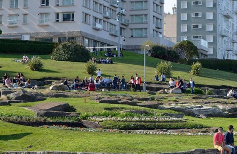 Dos jóvenes fueron asaltados en Playa Grande por una patota cuando volvían de bailar